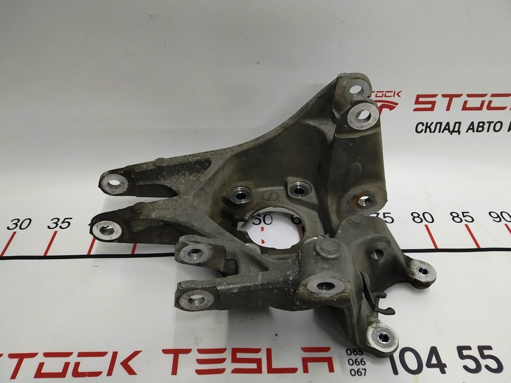 1 Levý zadní kloub (čep) RWD AWD Tesla model S 1058539-00-B